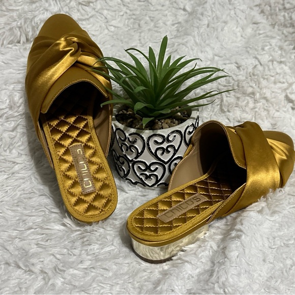 Chico's Kyla Mules Marigold Gold Wrap Silk Fabric Mob Wife Lux Sz.8.5 Classic - Picture 11 of 14